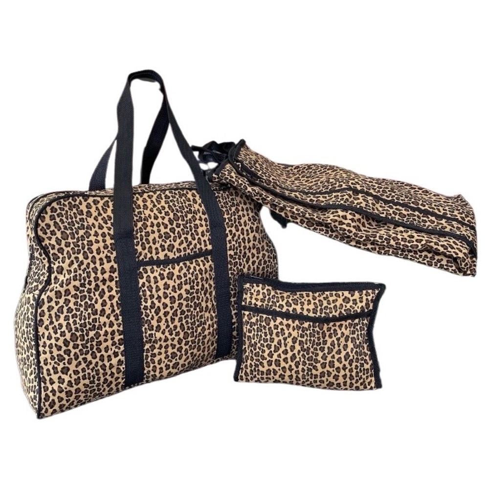 Vintage travel set Cheetah print with pink lining 
✨just no makeup bag